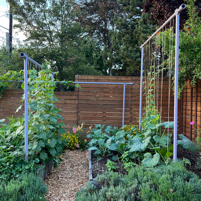 THE FREYR TRELLIS-SUPPORT